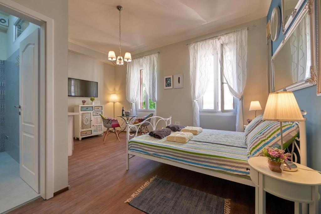 Old City Romantic Studios 2 Pula Exterior photo